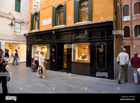 cartier venezia opening hours